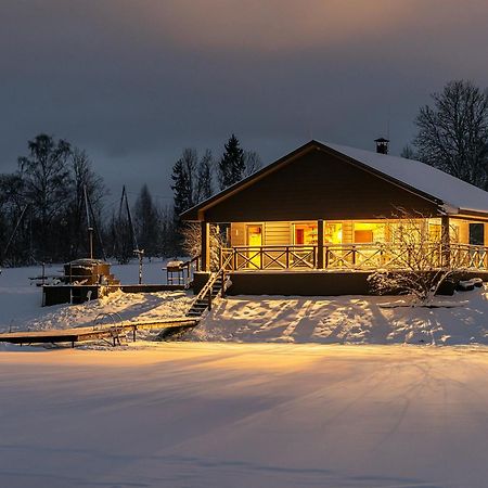 Holiday House "Bruklenes" Талсі Екстер'єр фото